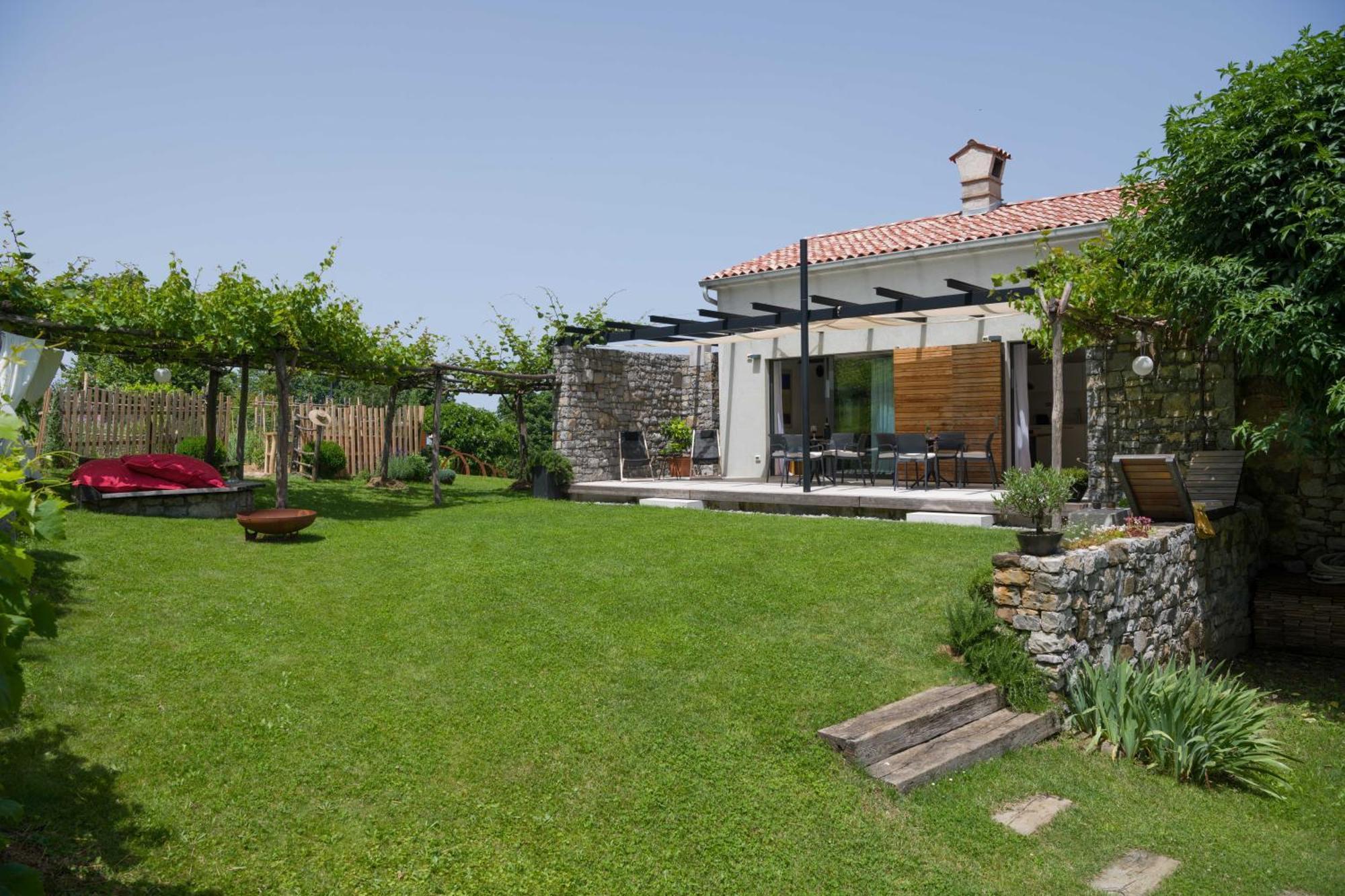 Villa Artes With Free Hot Tub & Sauna Branik Ngoại thất bức ảnh